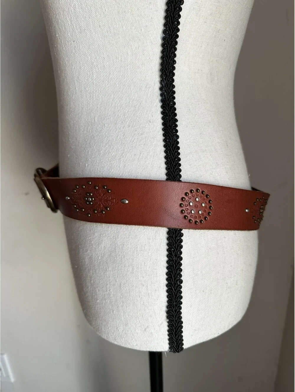 Lucky Brand Brown Genuine Leather Studded Floral Embossed Belt - Size Medium